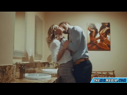 ❤️ Când o blondă cu sânii mari te seduce într-o toaletă publică ❤️❌ at ro.doujin-sexy.ru